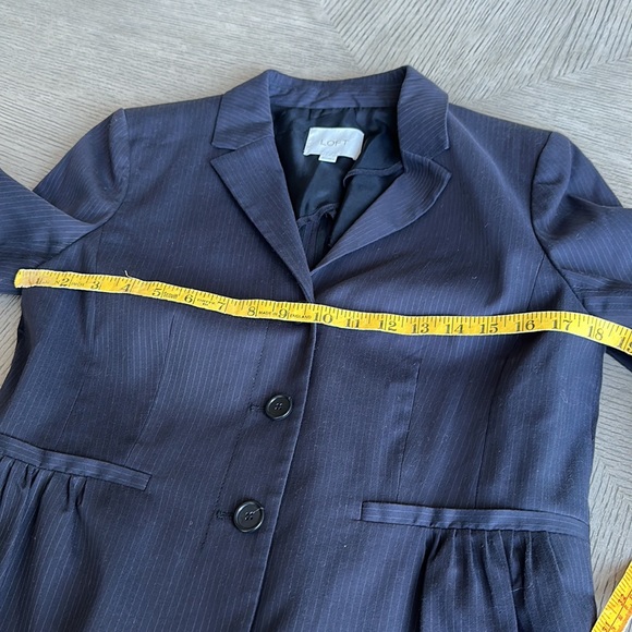 Ann Taylor LOFT - Blue Pinstriped Jacket - SZ 8 - Picture 6 of 11